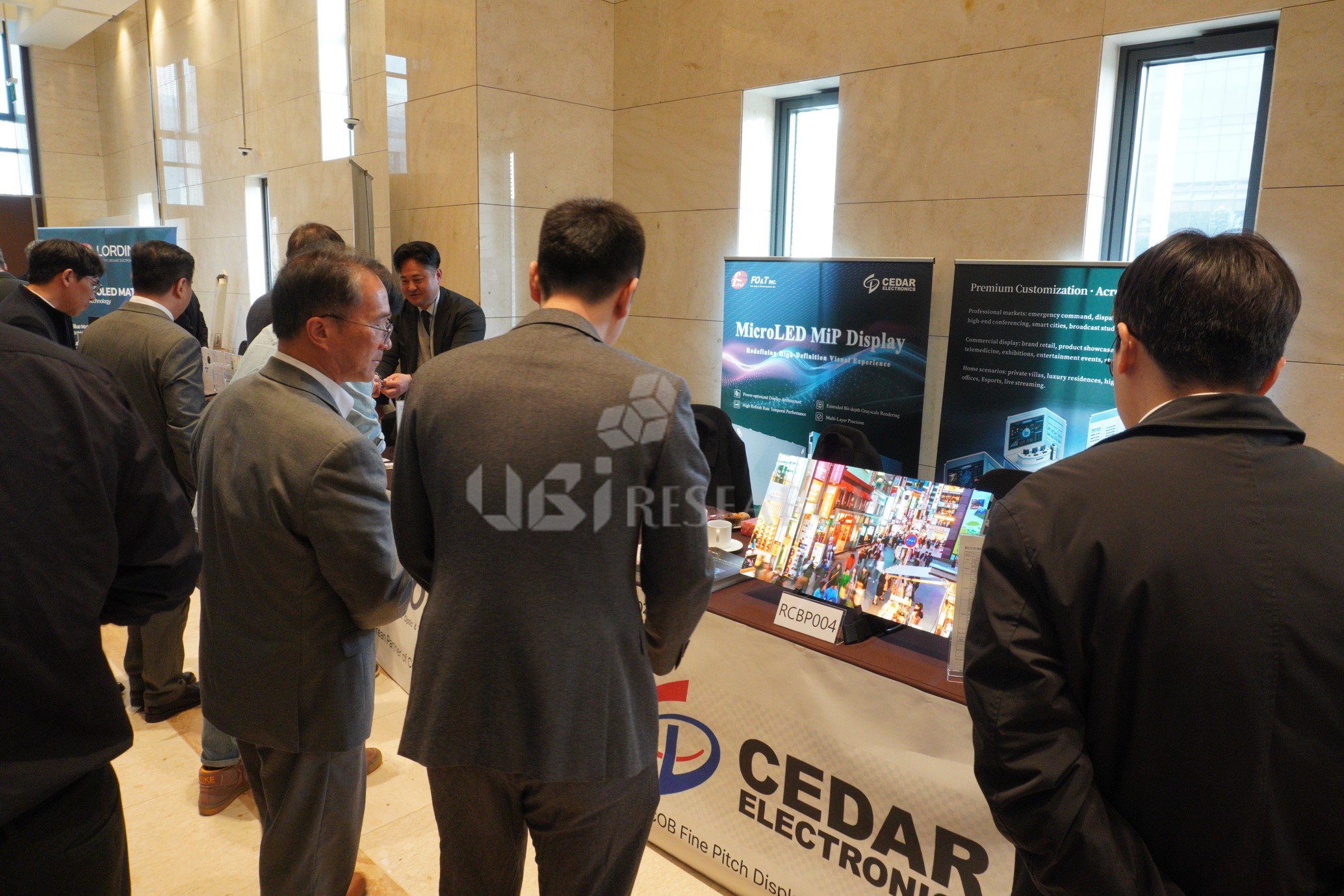 Cedar Electronics demonstrating COB-based Micro LED MiP (Micro-LED in Package) ultra-fine pitch display technology at Display Korea 2026. (Source: UBI Research)